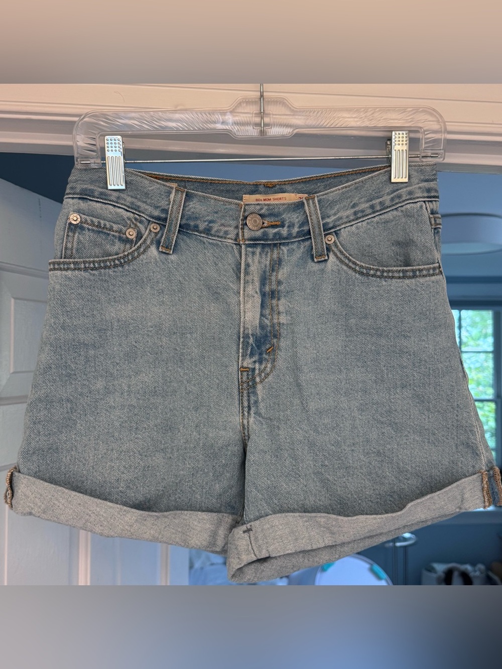 Levi's Rolled 80’s Mom Shorts Medium Wash Denim
